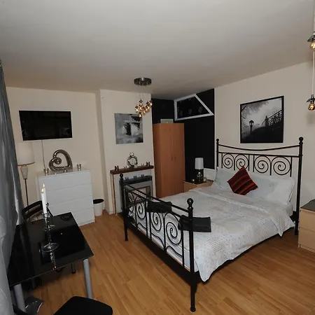 Bloomfield Rooms